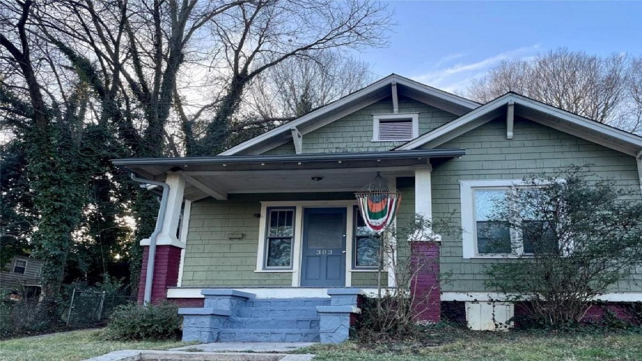 303 N Boyce Street, Gastonia, NC Presented by Tracy McAferty.
