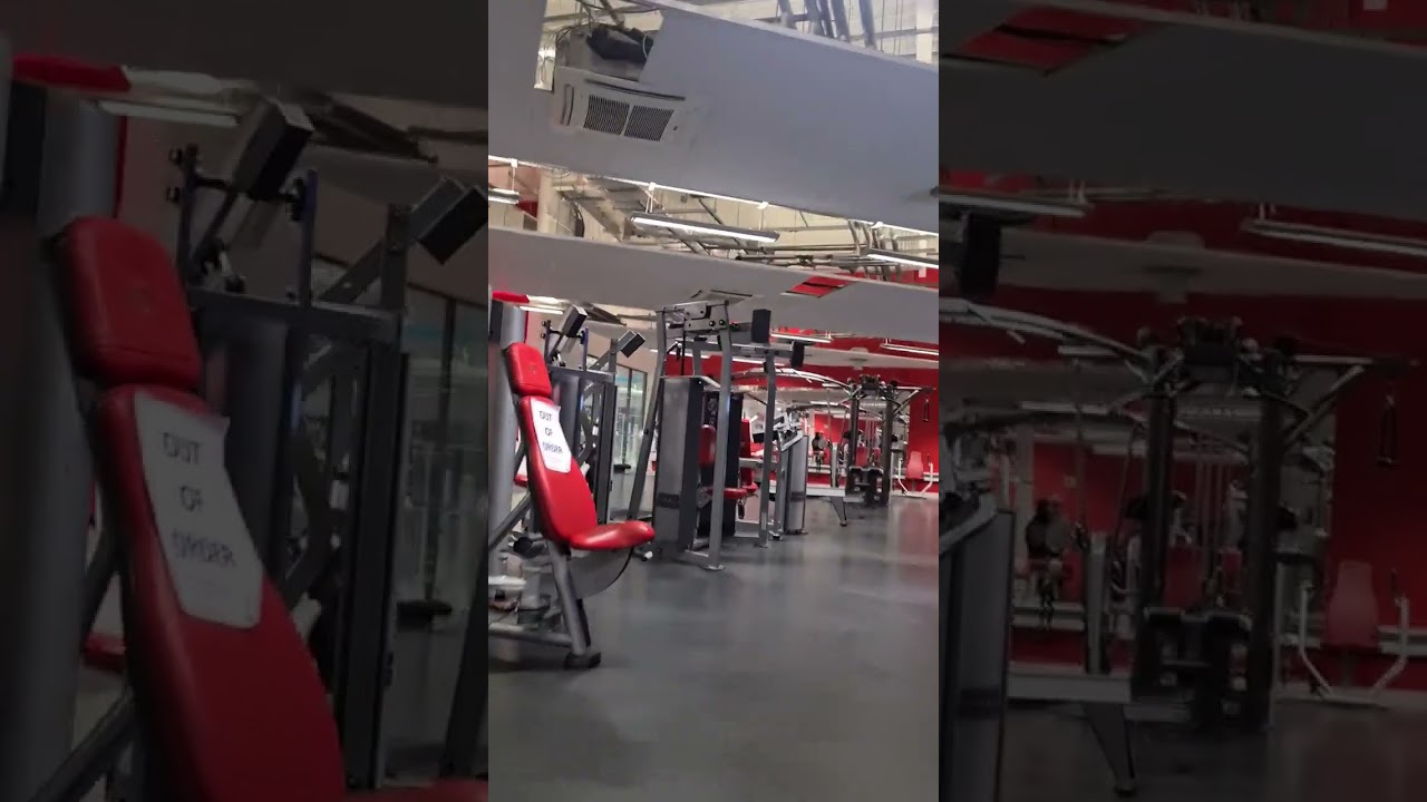 Huyton gym Liverpool, evening 3 days before Christmas