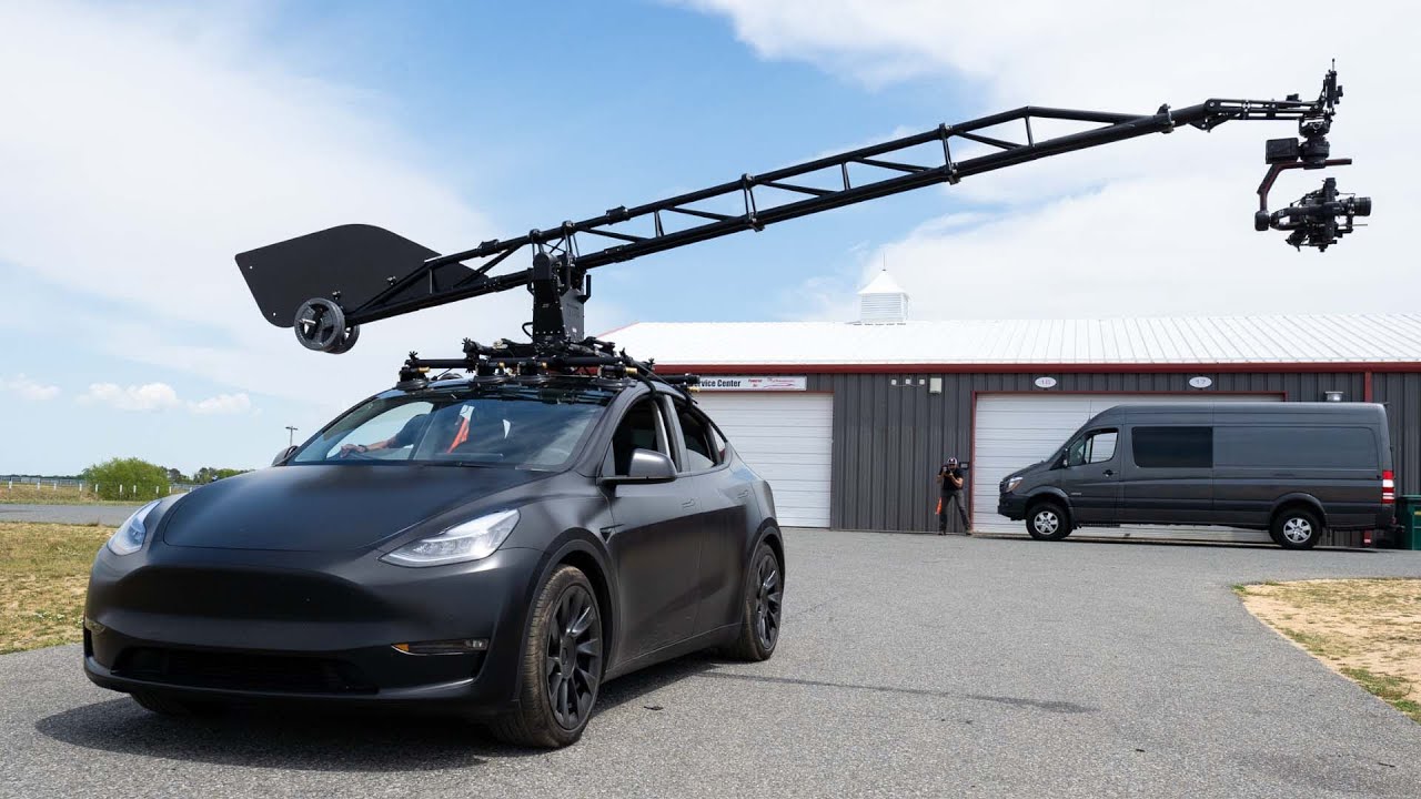 MotoCrane ULTRA on a Tesla Model Y
