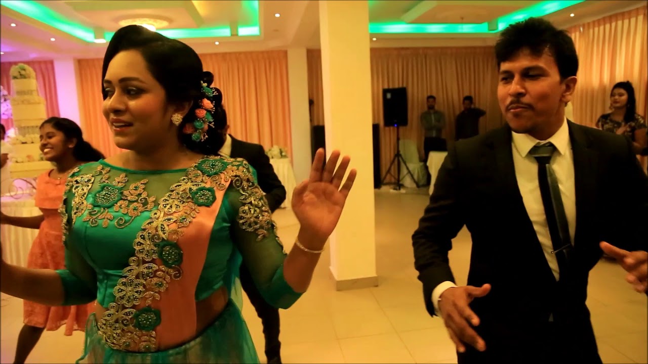 SUPRISED DANCE මේව්වනේ යකෝ සප්‍රයිස් ඩාන්ස්..😜 බලපං සප්‍රයිස් බෙයිබේ..ඔ..යේ..