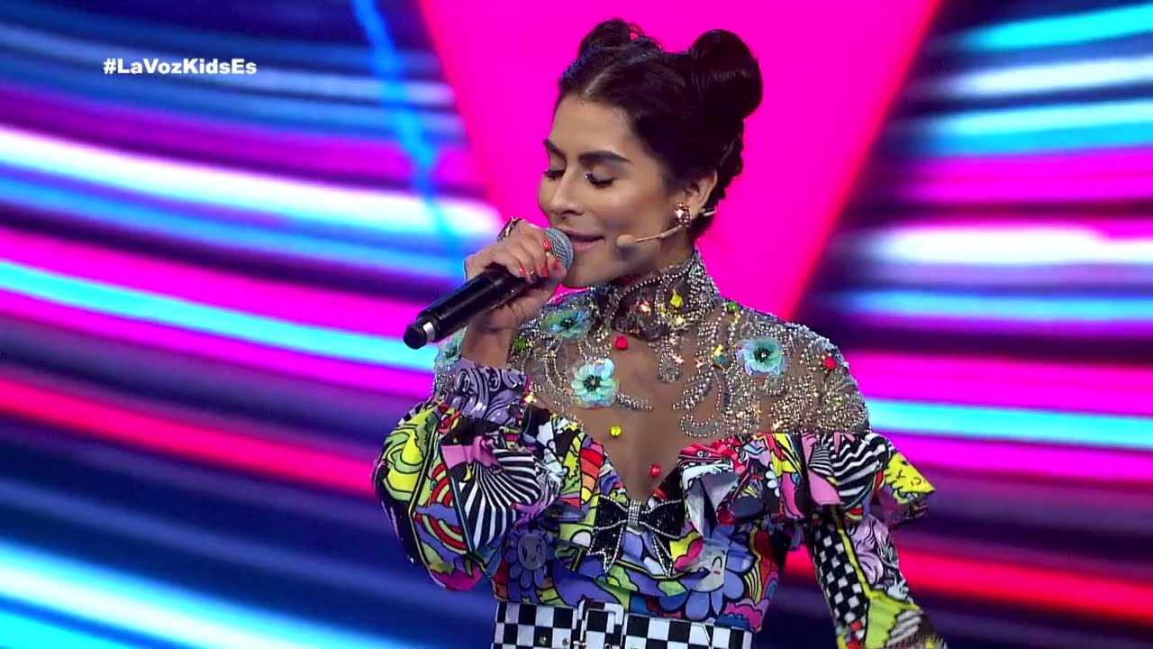 María León canta 