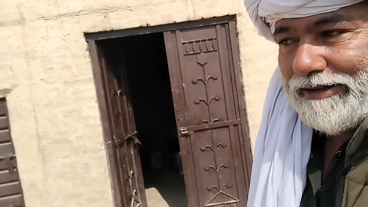 میں ملتان میں رہتی اپنا میرا فارم ہے مال اپنے ملازم ہے اور بھینسیں فارم مرغے میری زمین ہے اپنی خود