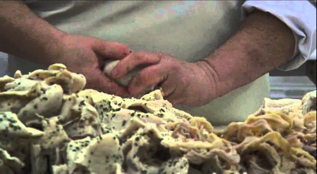 La Naucelloise - Découpe et préparation des tripous
