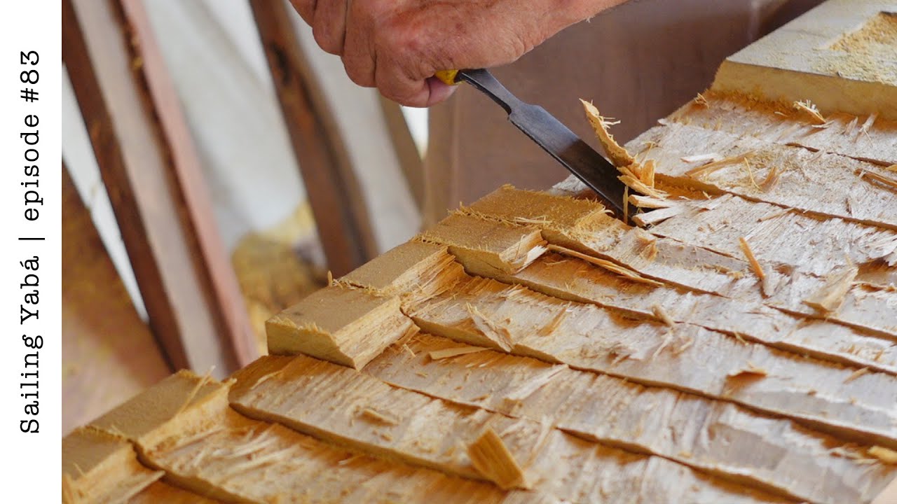 Строительство лодки: ручная резьба по дереву руля парусной лодки — Sailing Yabá #83