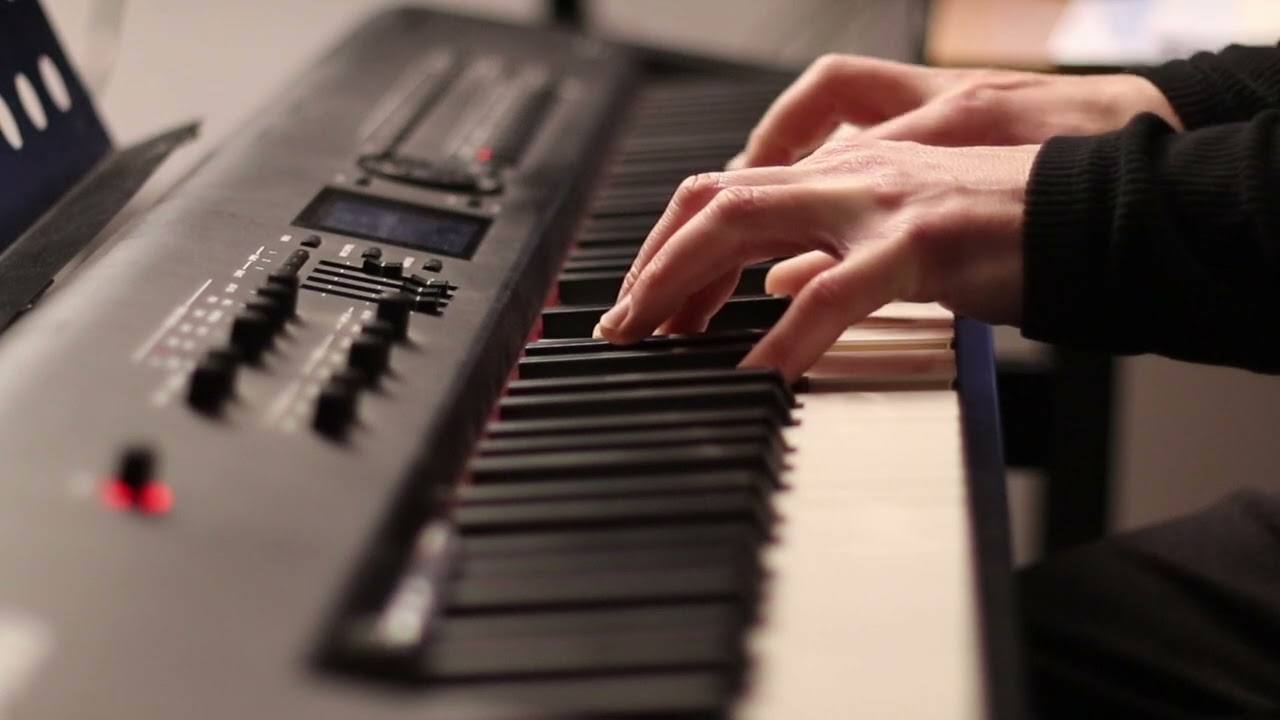 Rhodes V8  plugin Jazz progression