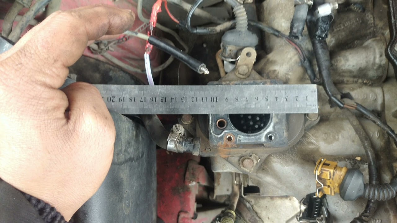 Ауди 100. 2л. Моновпрыск морально уничтожил владельца этой машины.  Прощай моновпрыску...