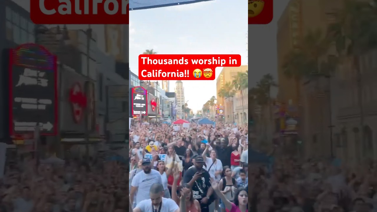 Thousands worship Jesus in California! 😭🤯 #jesus #worship #revival