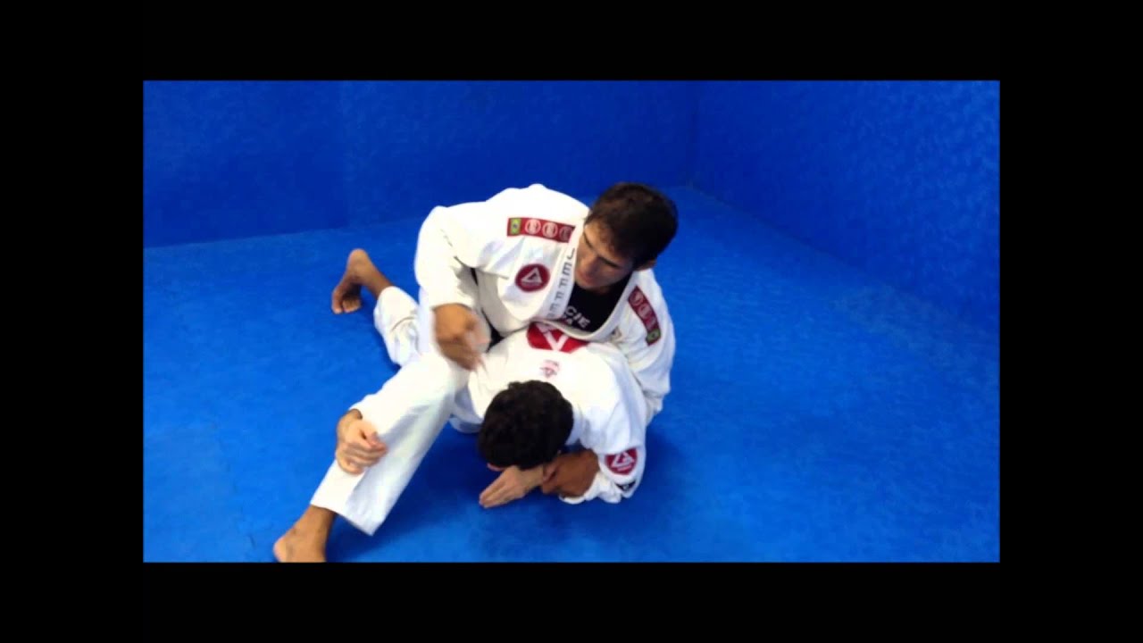 Crucifixo com o oponente de 4 apoios - Prof. Jefferson Moura - Gracie Barra Rio Matriz