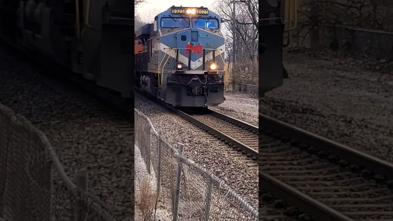 BIG POWER FEATURING NS 8025 LEADING COAL TRAIN! #trains #railway #norfolksouthern