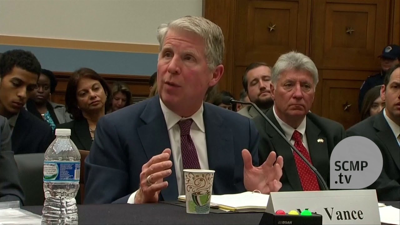 Apple, FBI make data privacy case to lawmakers