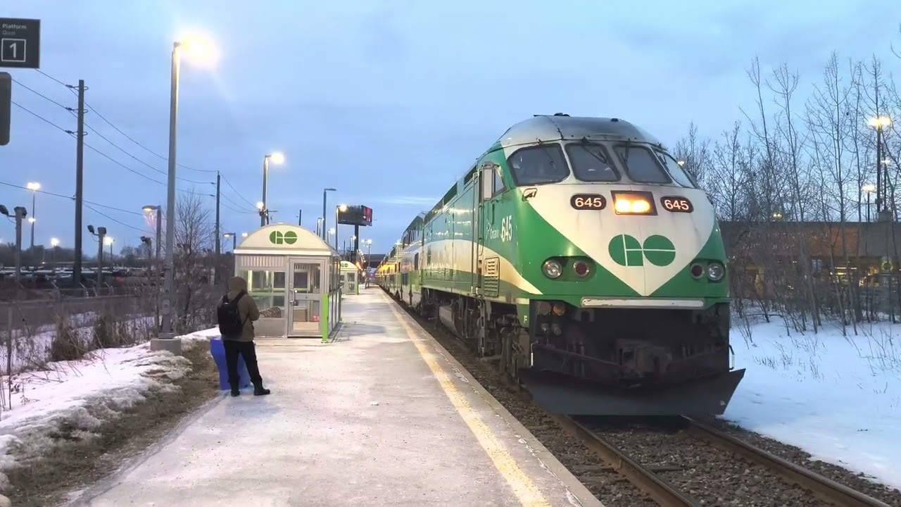 GO Train MP40PH 645 Arriving And Departure Oriole GO Station Pulling 10 Cars Train New Cab Car 319