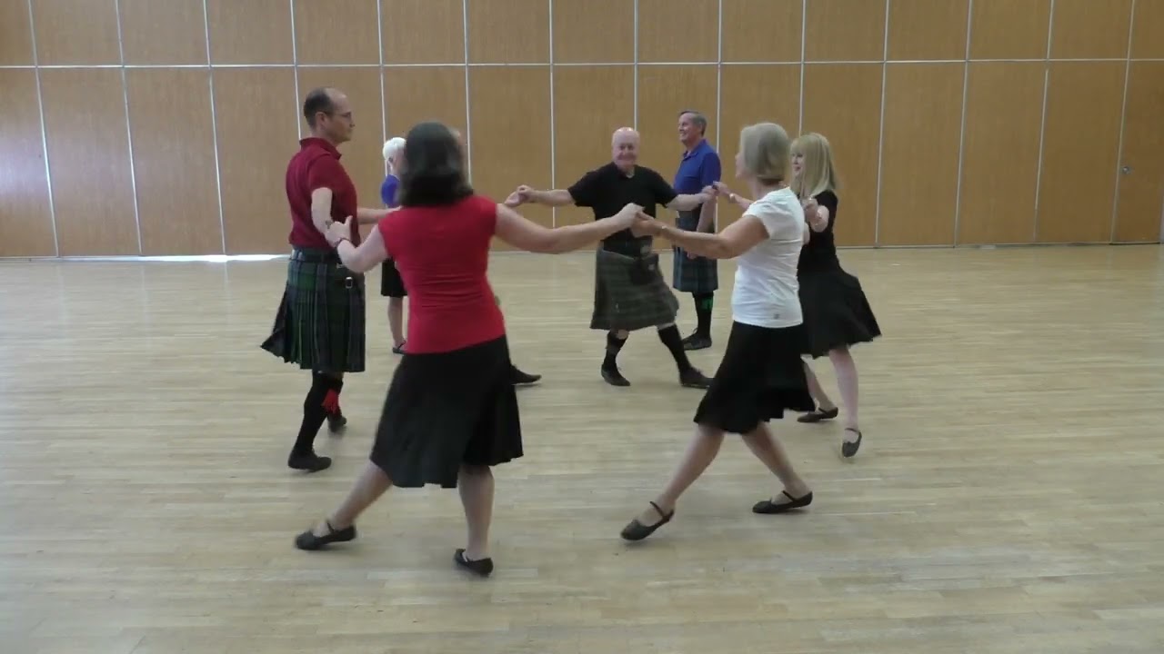 Birks of Invermay - danced by Strictly Scottish (RSCDS Vancouver)