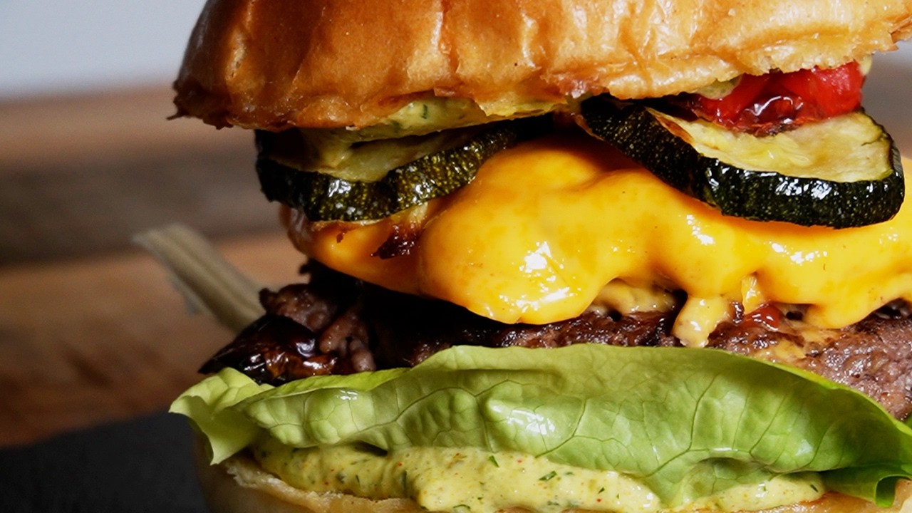 The Best Homemade Beef Burger with Veggies