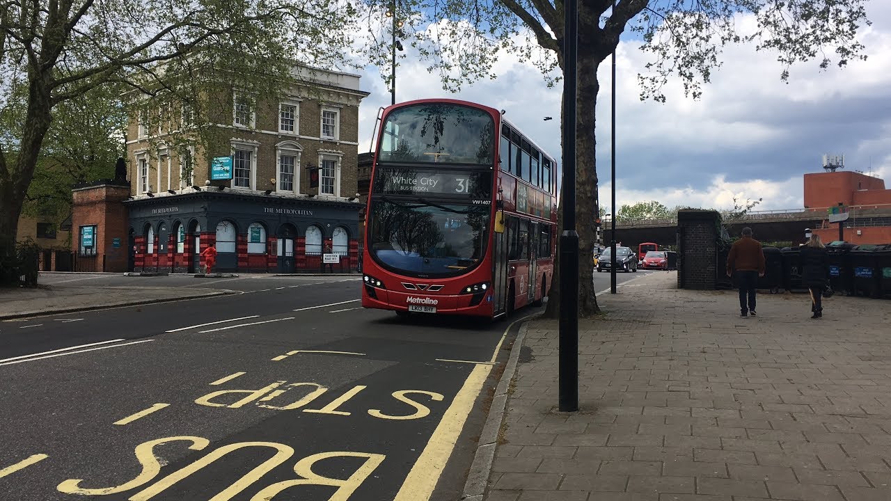 Metroline VW1407 LK13BHY route 31
