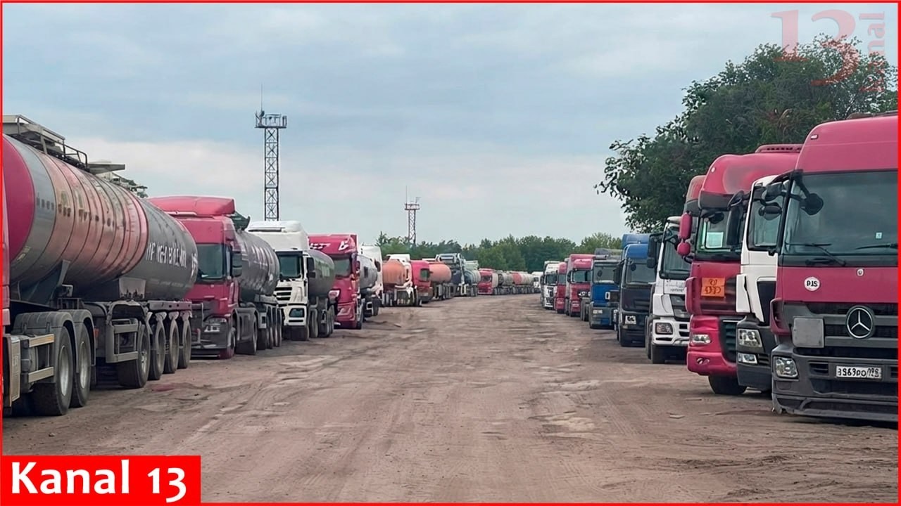 В российском Орске застряли бензовозы из-за нехватки топлива для транспортировки