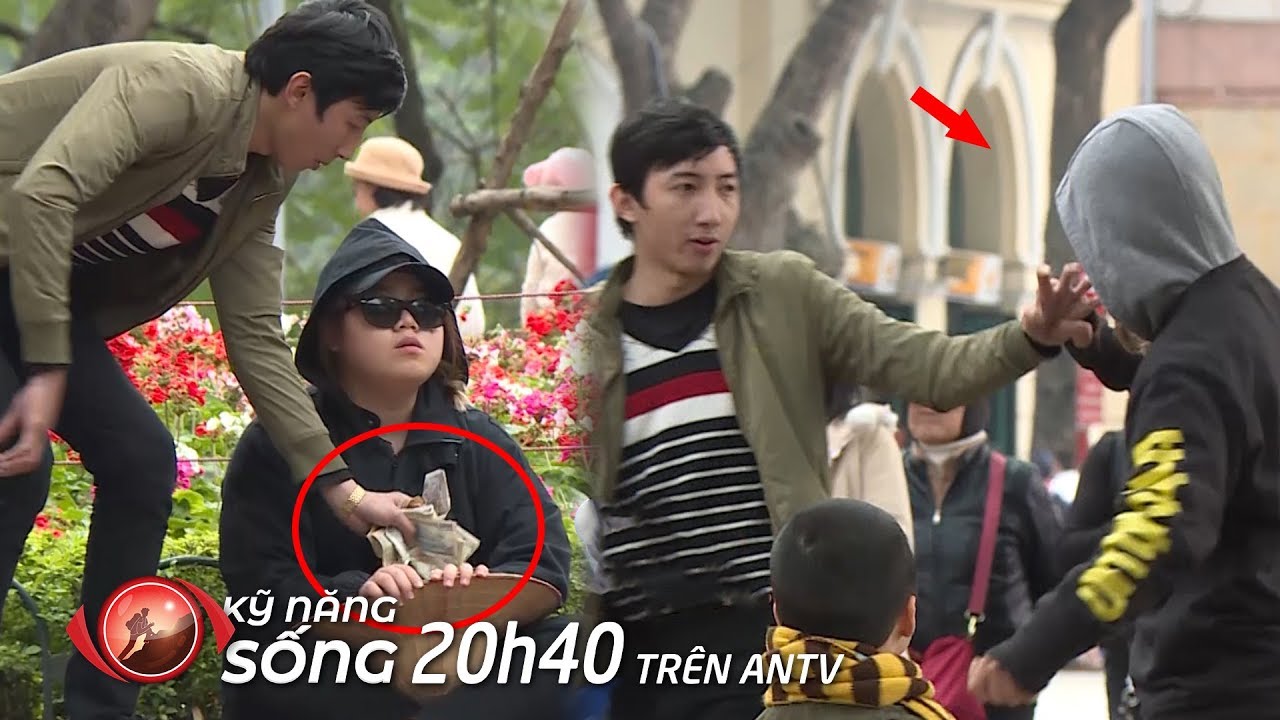 Soái ca Tây liều mình bảo vệ cô gái mù hát dạo khỏi tên trộm nguy hiểm | Camera giấu kín 2019 [Số 2]