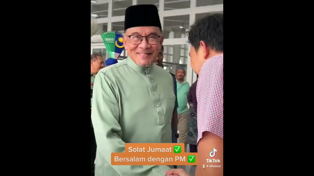Bersalam dengan Perdana Menteri Malaysia