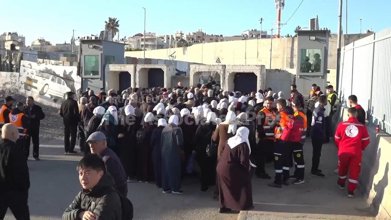 Some Palestinians denied entry to Jerusalem from West Bank for first Ramadan Friday prayers