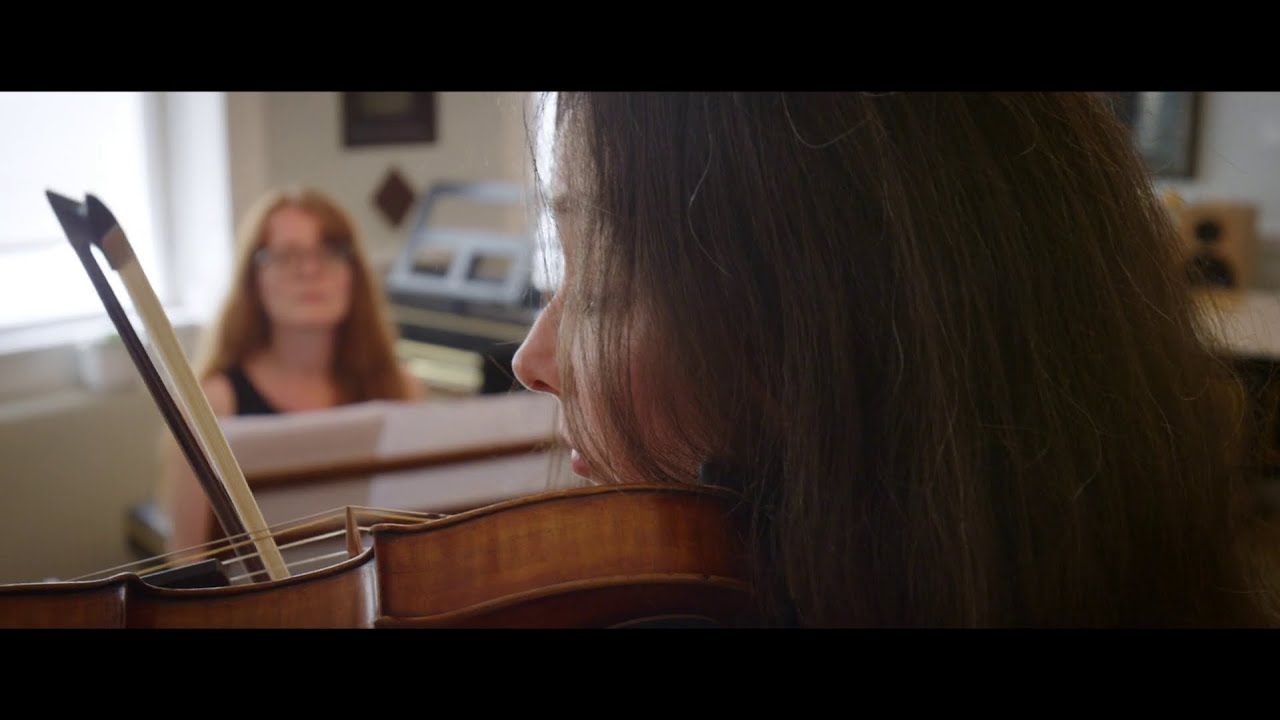 Lina Tur Bonet, Aurelia Visovan - Sonata per uno mulaticco lunattico (dir. Michael Seeber, 2020)