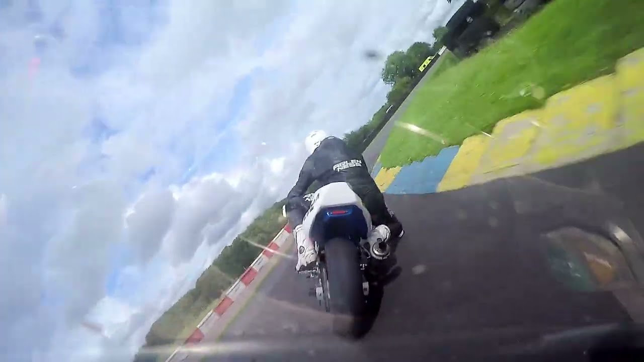 Darley Moor British Historic Racing classic superbike race 4