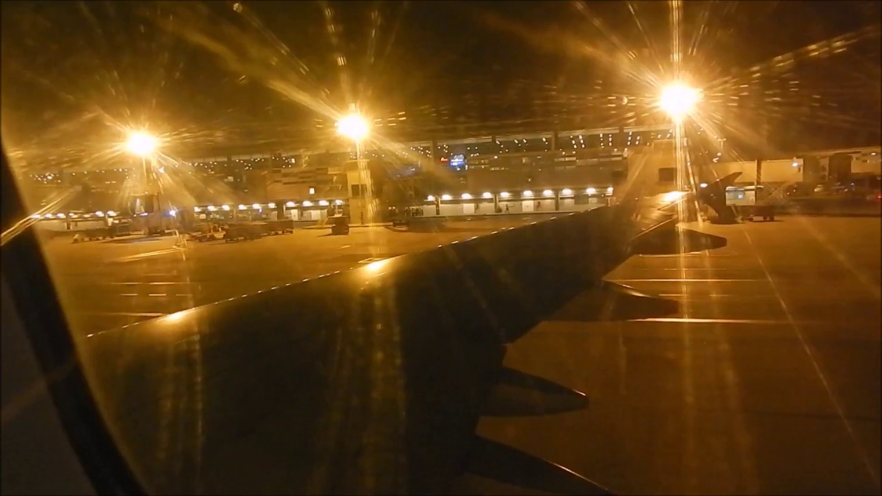 Aterrizaje nocturno en Bogota El Dorado Avianca Airbus A320