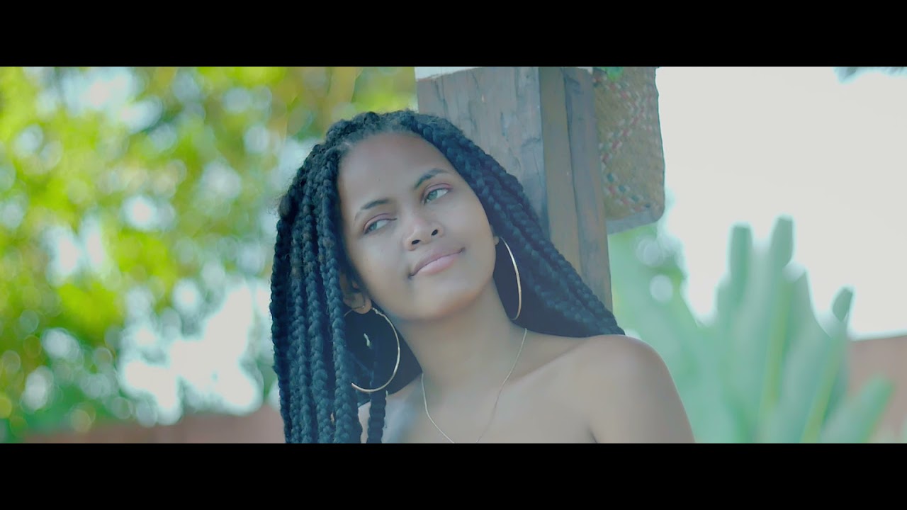 ELINO ft  KYINTON HILL -Passe passe