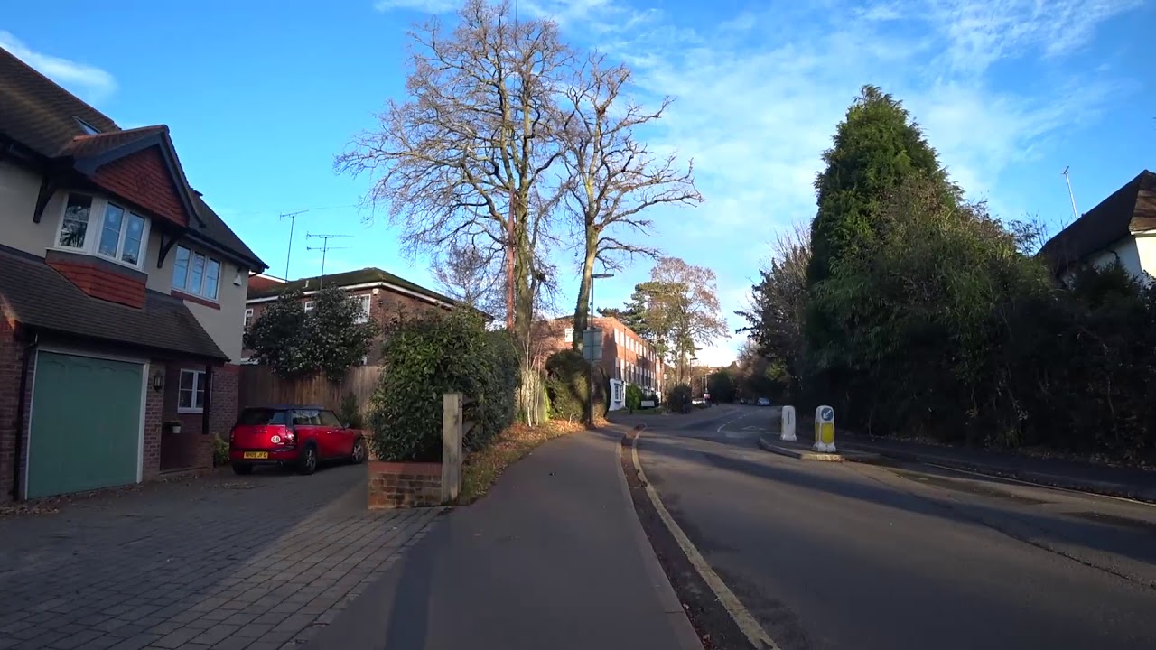 Ep3 | Walking to Woking town centre on a very cold December morning