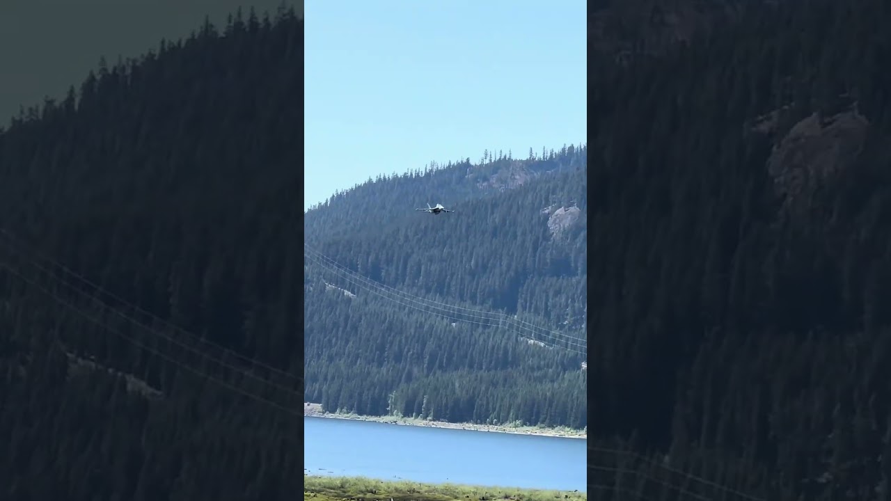 🔥Navy EA-18G Growler flying low in Washington State. #fighterjet #EA18G #aviation #planespotting