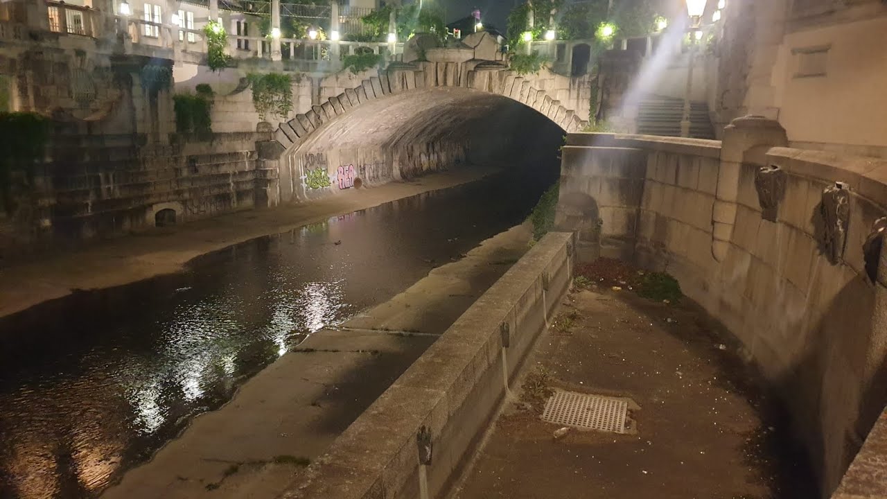 Gößte Kanalisation Europas,35 Meter Tiefer Schacht.Geschichte der Wiener Kanalisation. REUPLOAD
