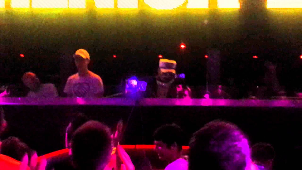 Gigi d'Agostino - put your hans up e the riddle  live chalet (Torino) luglio 2014