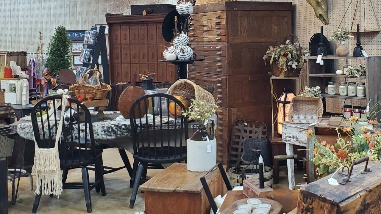 Vintage Country Cottage Home Decor Shop Tour | Cozy New Shop Covet!