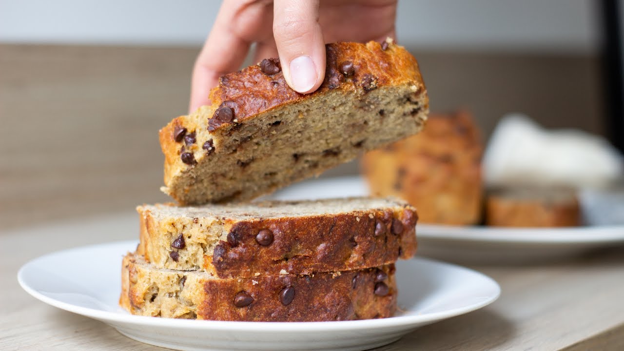 Receta TORTA DE BANANA con CHISPAS DE CHOCOLATE y NUECES, FÁCIL Y RÁPIDO | Oscar & Mili