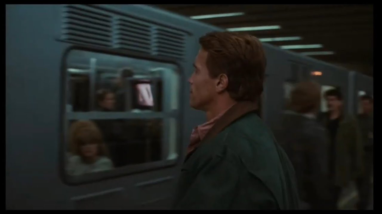 (El Vengador del Futuro) 1990 : Escena del Metro CDMX Línea 9 Chabacano