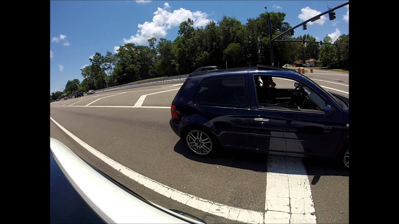 Fiat 500 Abarth vs VW GTI 1.8t
