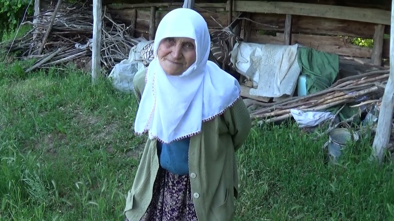 BU TATLI DİLLİ AYŞE TEYZE Yİ DİNLEMEDEN GEÇMEYİN