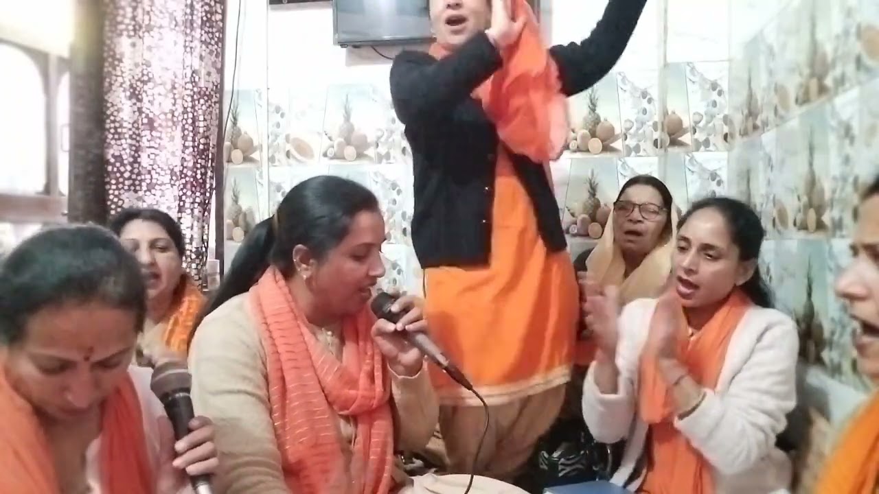 👏👏मैनूं राधा वाली ओढ़नी लेयादे वे तेरा केहडा़ मूल लगदा🙏🙏 राधे राधे 🌹🌹