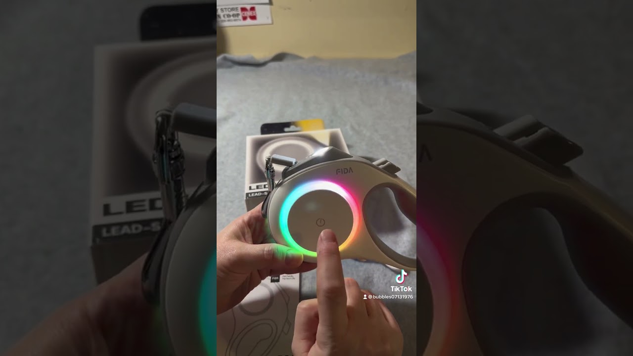 Fida LED retractable leash. How to turn it on