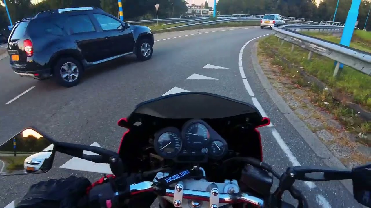 Mijn Nieuwe Motor! | Fazer 600 | Raw sound | Quick walkaround | Acceleration