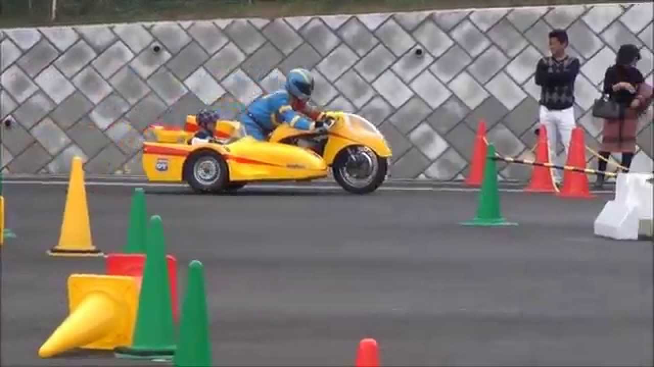 キカイダー　サイドマシーン＆レーシングサイドカーデモ走行