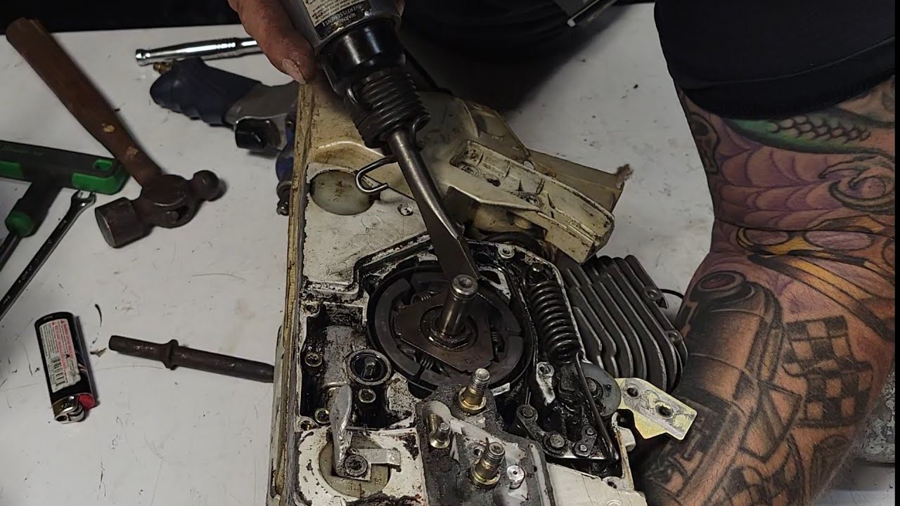 Stihl 038 magnum, I'm getting this clutch off no matter what!!!!