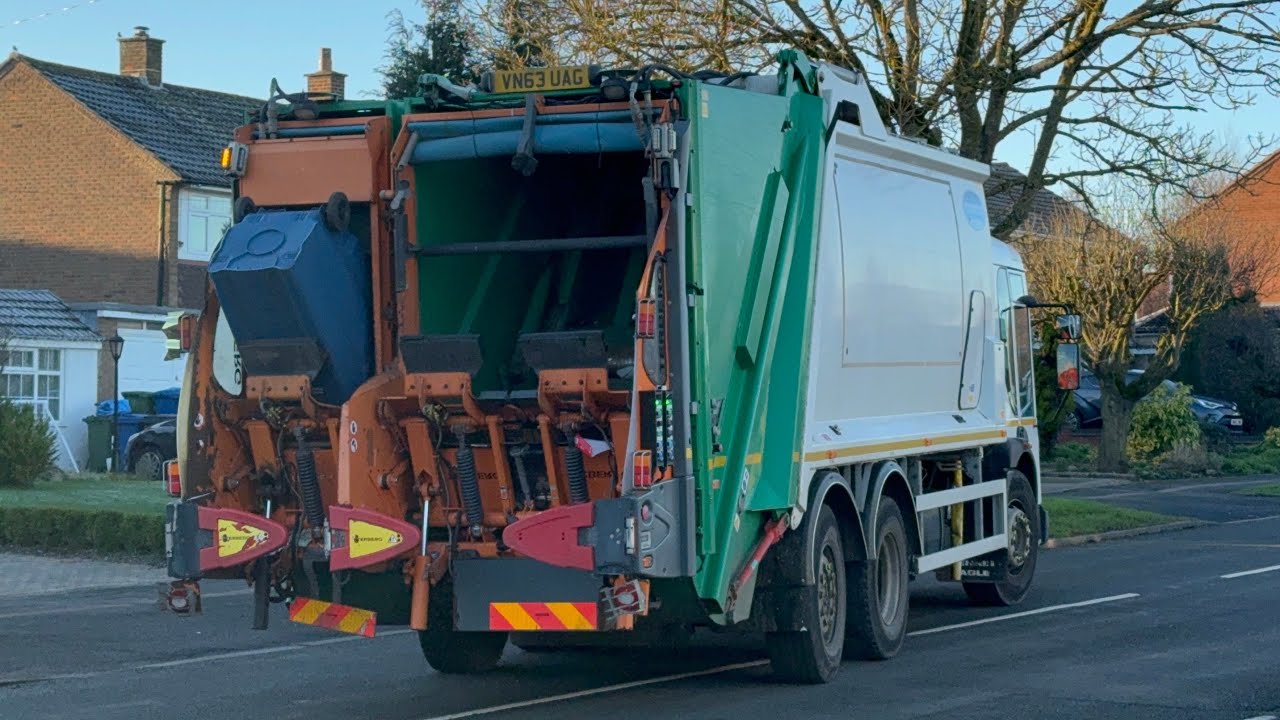 Dennis Elite 2 Refuse Truck on Recycling, UAG