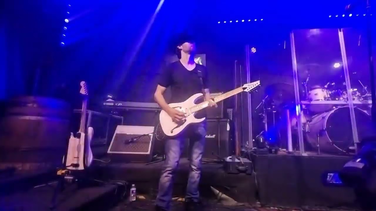 u2 cover 