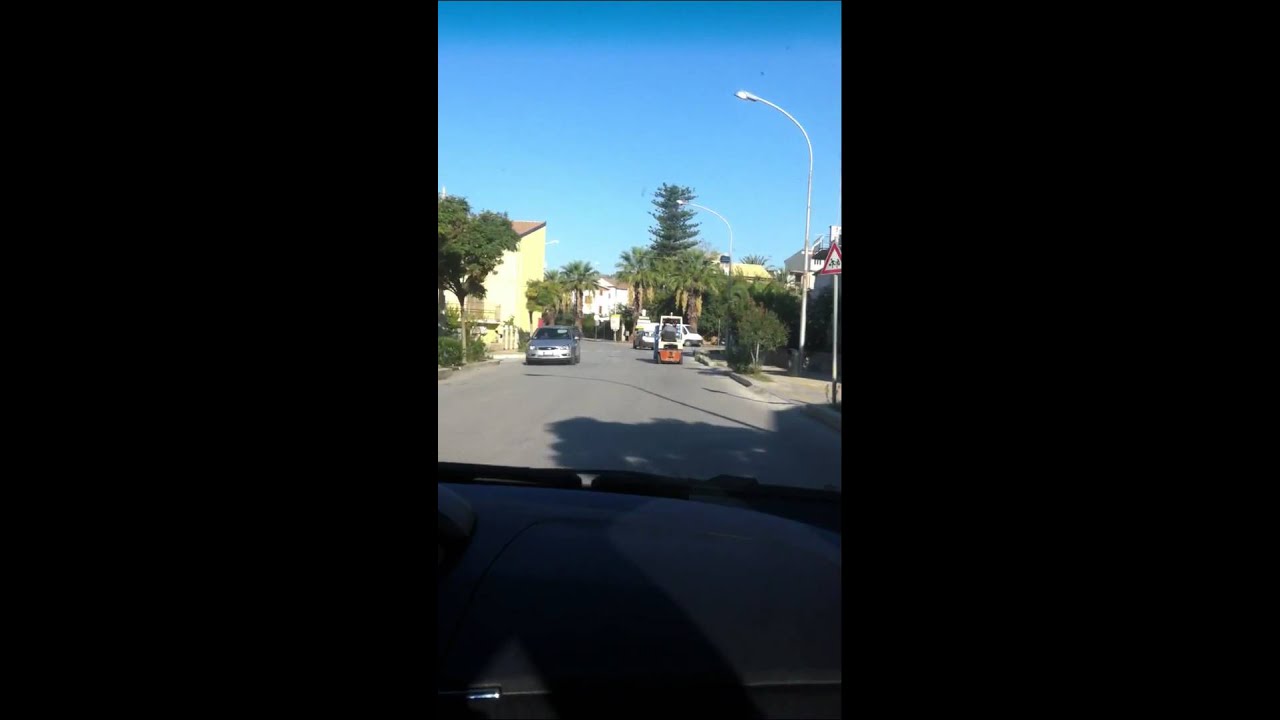 Driving into Aragona