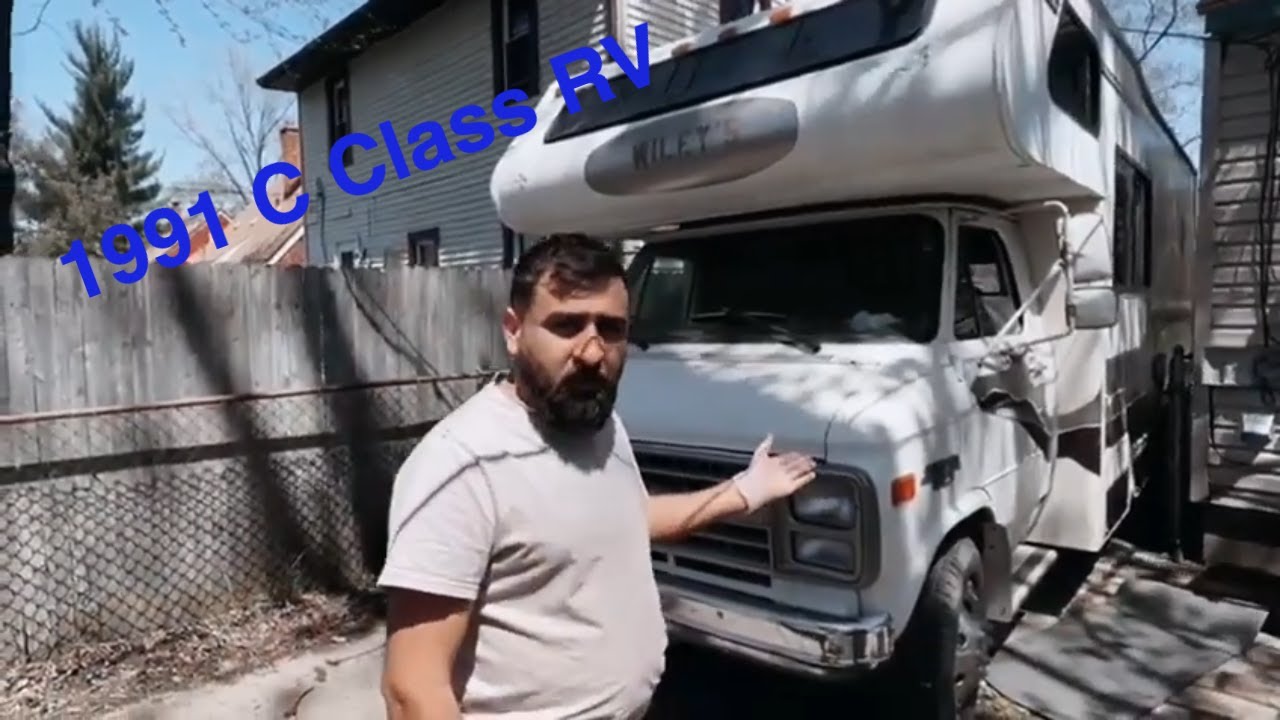 C Class RV - 1991 - I Bought and Will Do Renovation Garage Hackes
