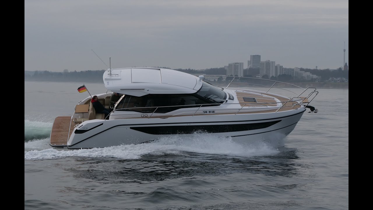 Vi tester tyske Bavaria SR36 - velsejlende og praktisk