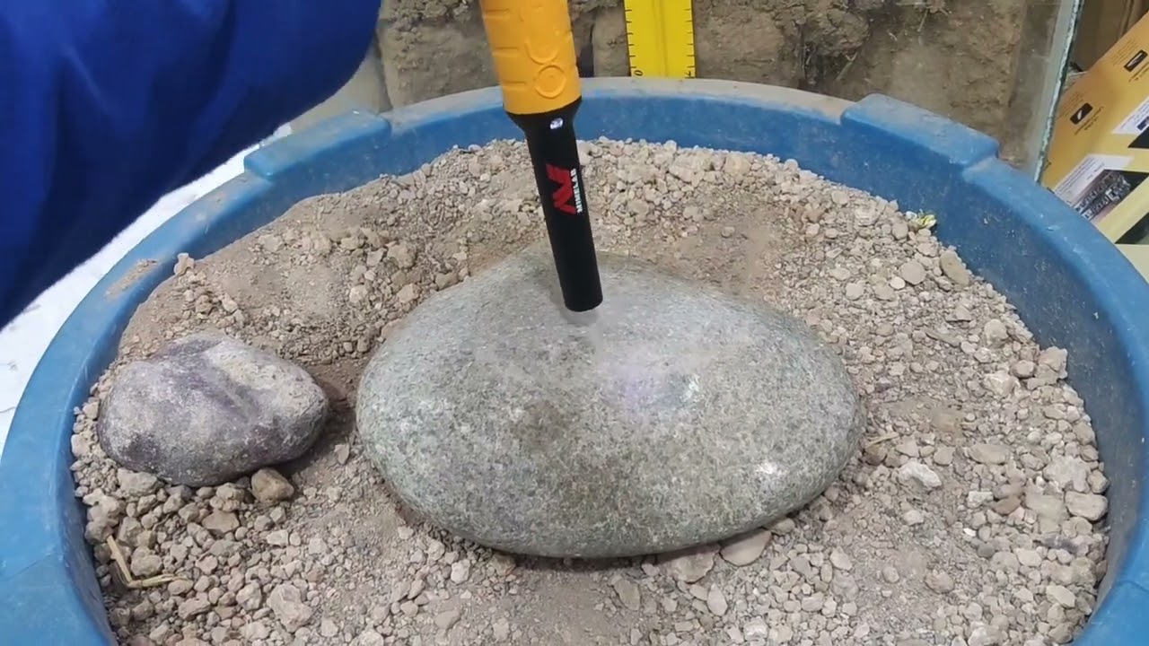 جهاز الصغير كشف معادن يخترق التربه والصخور شاهد بالدليل القاطع تحيه لكم اخوكم عبد العالي 1700DH 💁🏻✅