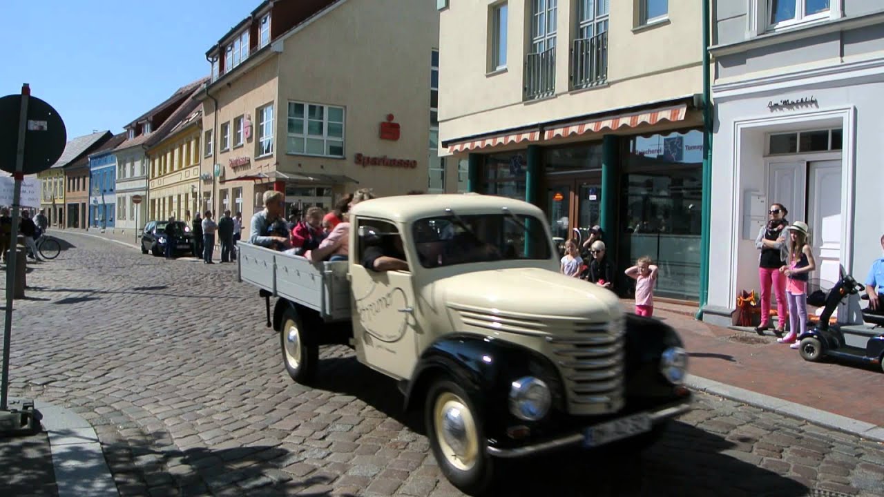 Altentreptower Oldtimer- und Traktorentreffen Rundfahrt