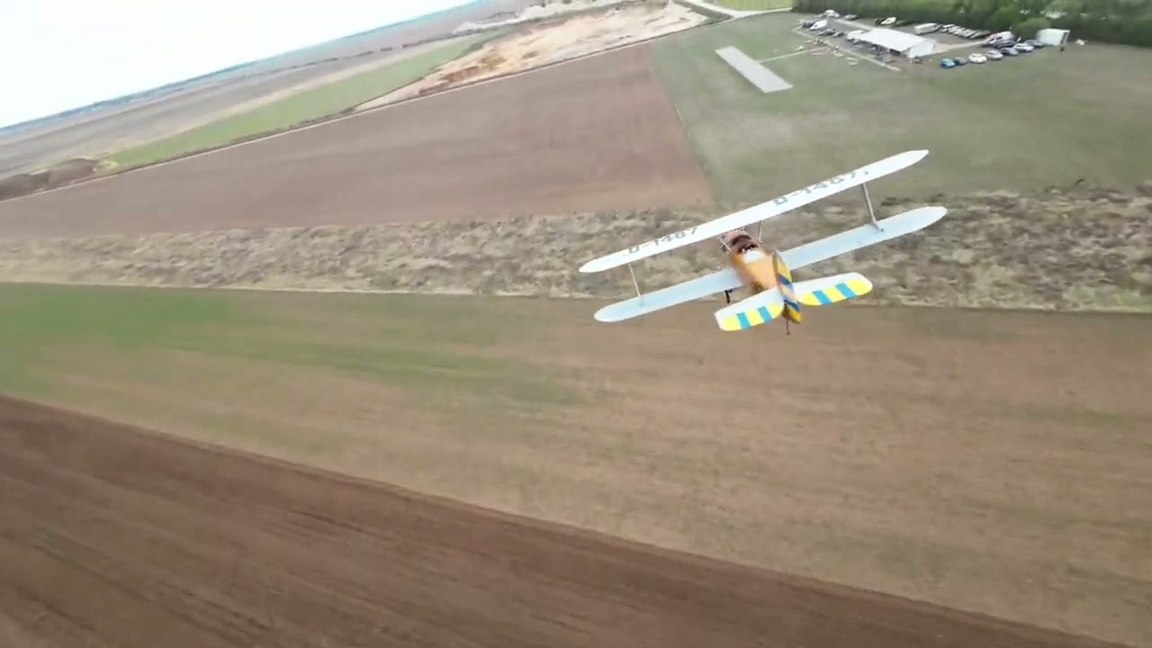 Eigenbau  Udet Flaming plus sternmotor :)