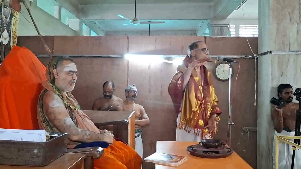 காஞ்சி சங்கராச்சாரியார் வேத விற்பனர்களுக்கு ஆசியுரை kanchi vedavirpanergalukku achariya swamygal aci