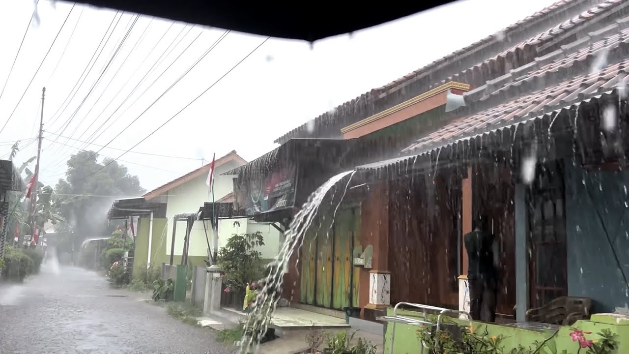 Сильный дождь, сильный ветер и грозы в индонезийской деревне||спите спокойно за 5 минут